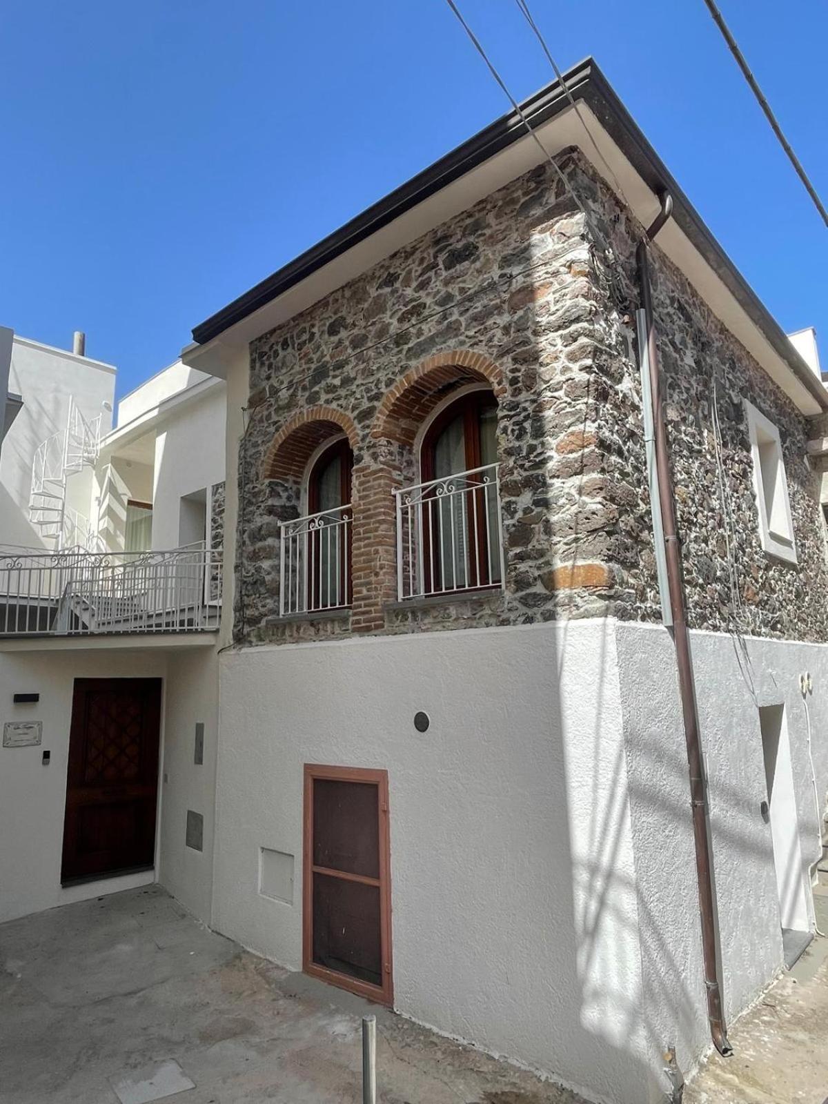 Sa Troppa De Sos Chentu Hotel Dorgali Exterior photo