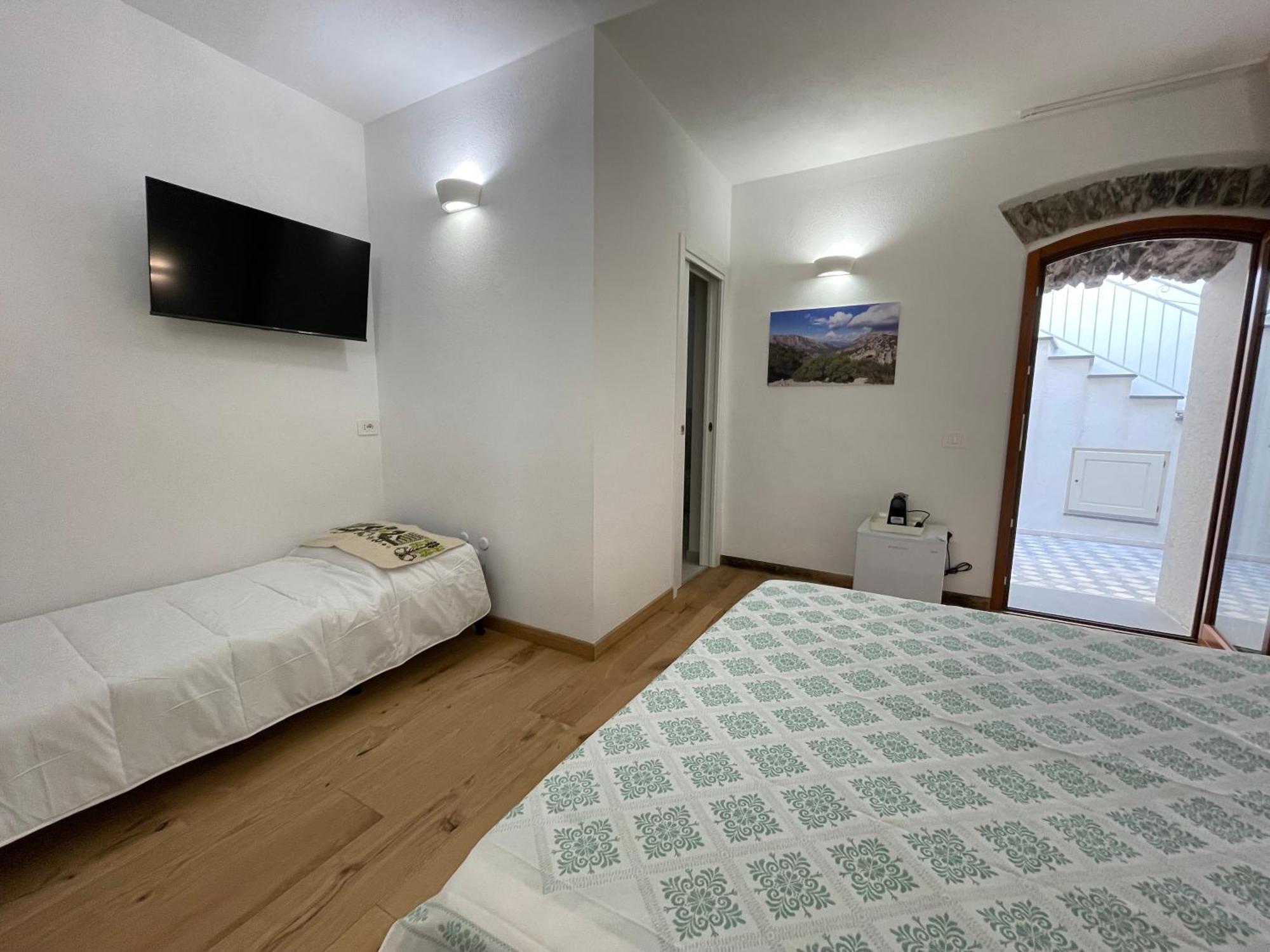 Sa Troppa De Sos Chentu Hotel Dorgali Exterior photo